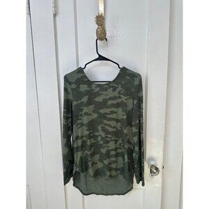 Old Navy women’s size large camouflage long sleeve shirt